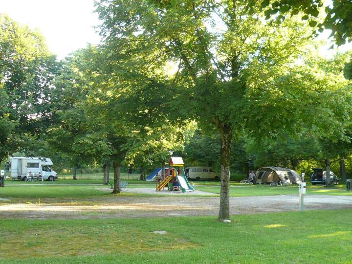 Emplacements camping et aire de jeux pour enfants Marne
